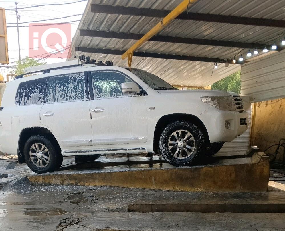 تويوتا لاندكروزر